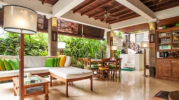 TV layar datar dan pemutar DVD