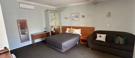 Standard Room, Non Smoking (Queen Double)