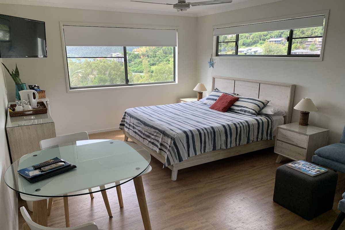 套房, 1 張特大雙人床, 海景 (Room 2) | 高級寢具、迷你吧、書桌、手提電腦工作空間