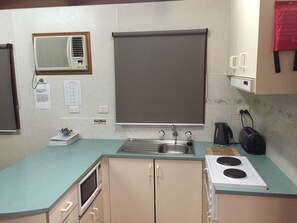 Cabin (1 Double & 4 Single Beds) | Private kitchen