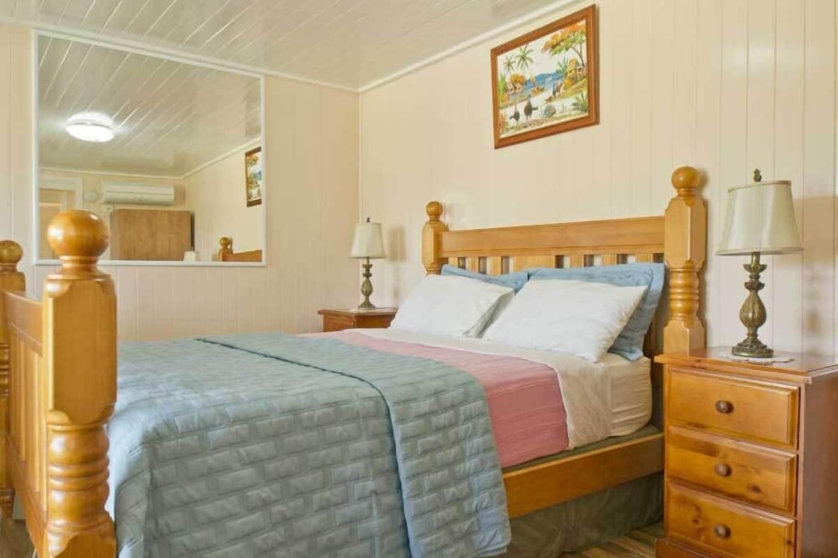 Standaard suite, meerdere slaapkamers, niet-roken, keuken (Queenslander) | Een strijkplank/strijkijzer, gratis wifi