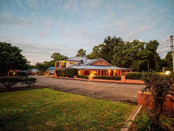 숙박 시설 정면