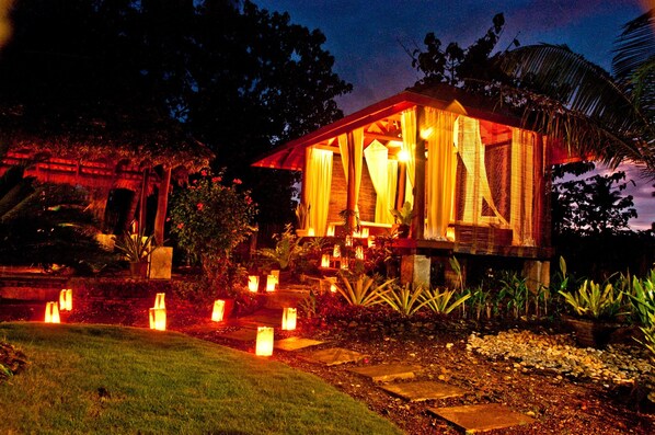 Couples treatment rooms, sauna, body treatments, body wraps, body scrubs