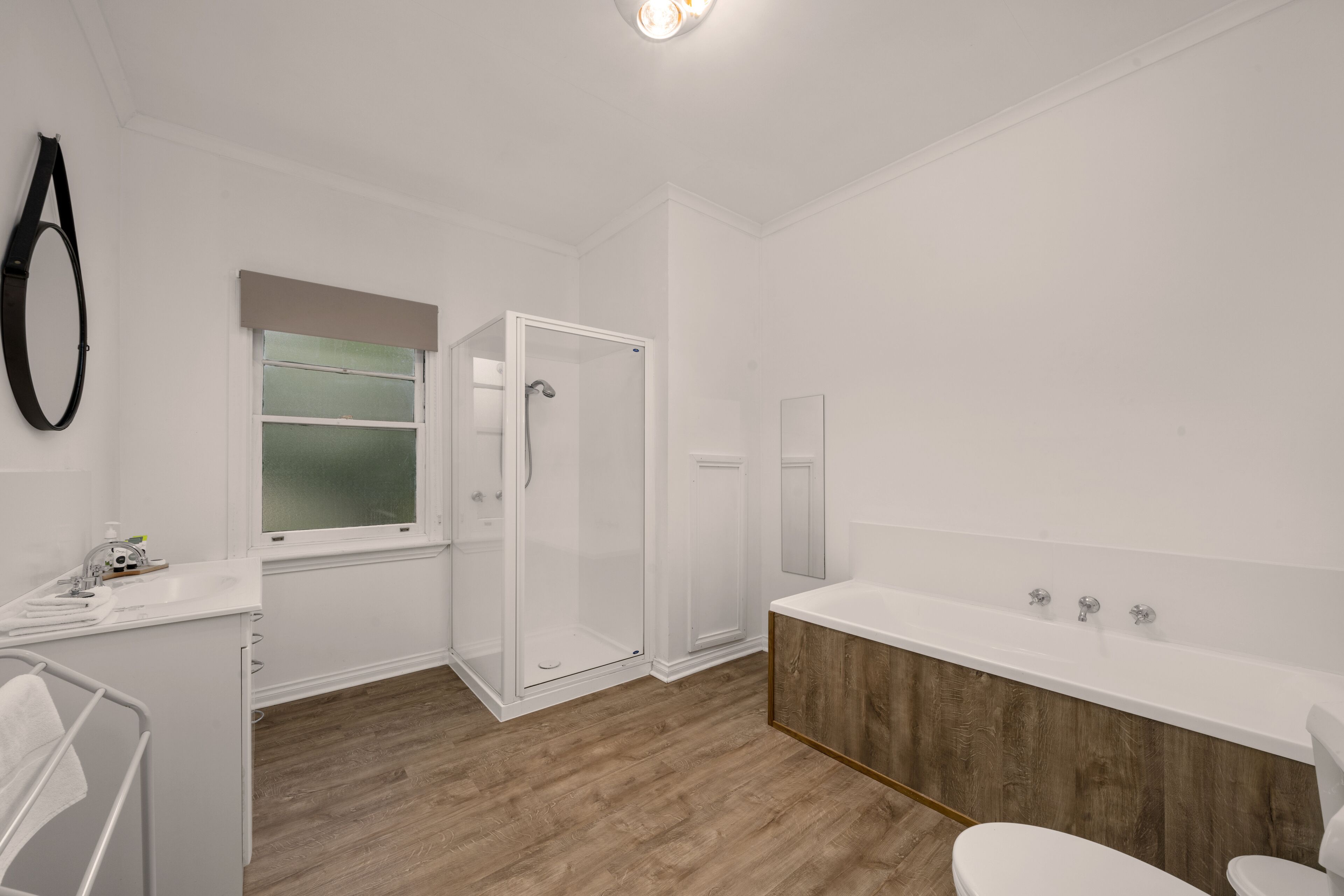 Giants Table and Cottages — image 17