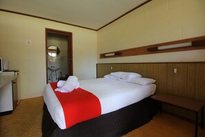 Phòng Tiêu chuẩn | Bộ đồ giường cao cấp, nệm cao su hoạt tính (memory foam) 