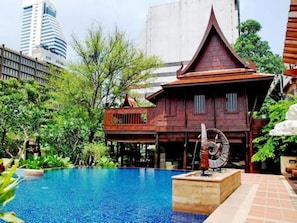 Outdoor pool - The Rose Hotel Bangkok (Bangkok)
