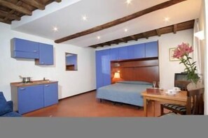 Living area - Daisy Apartments (Rome)