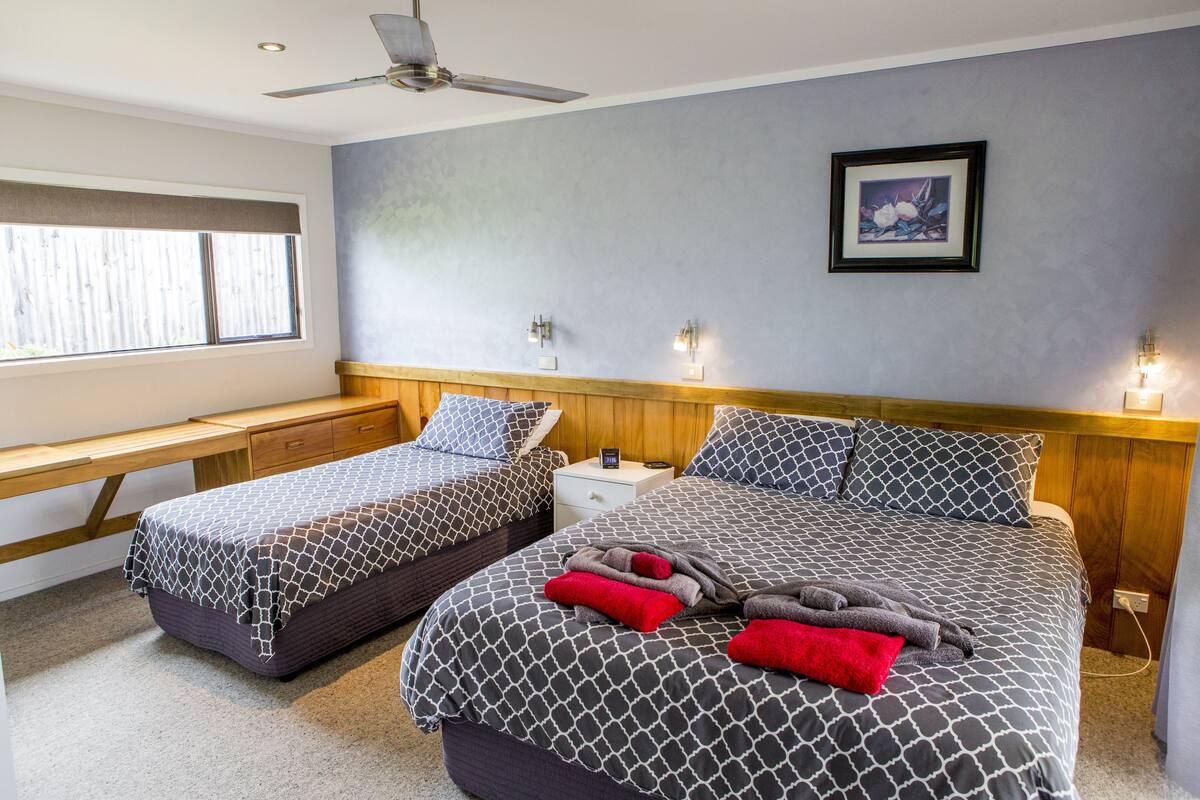 Standard Apartment, 1 Bedroom, Non Smoking, Kitchen (Garden Apt) | Iron/ironing board, WiFi, individually furnished, bed sheets