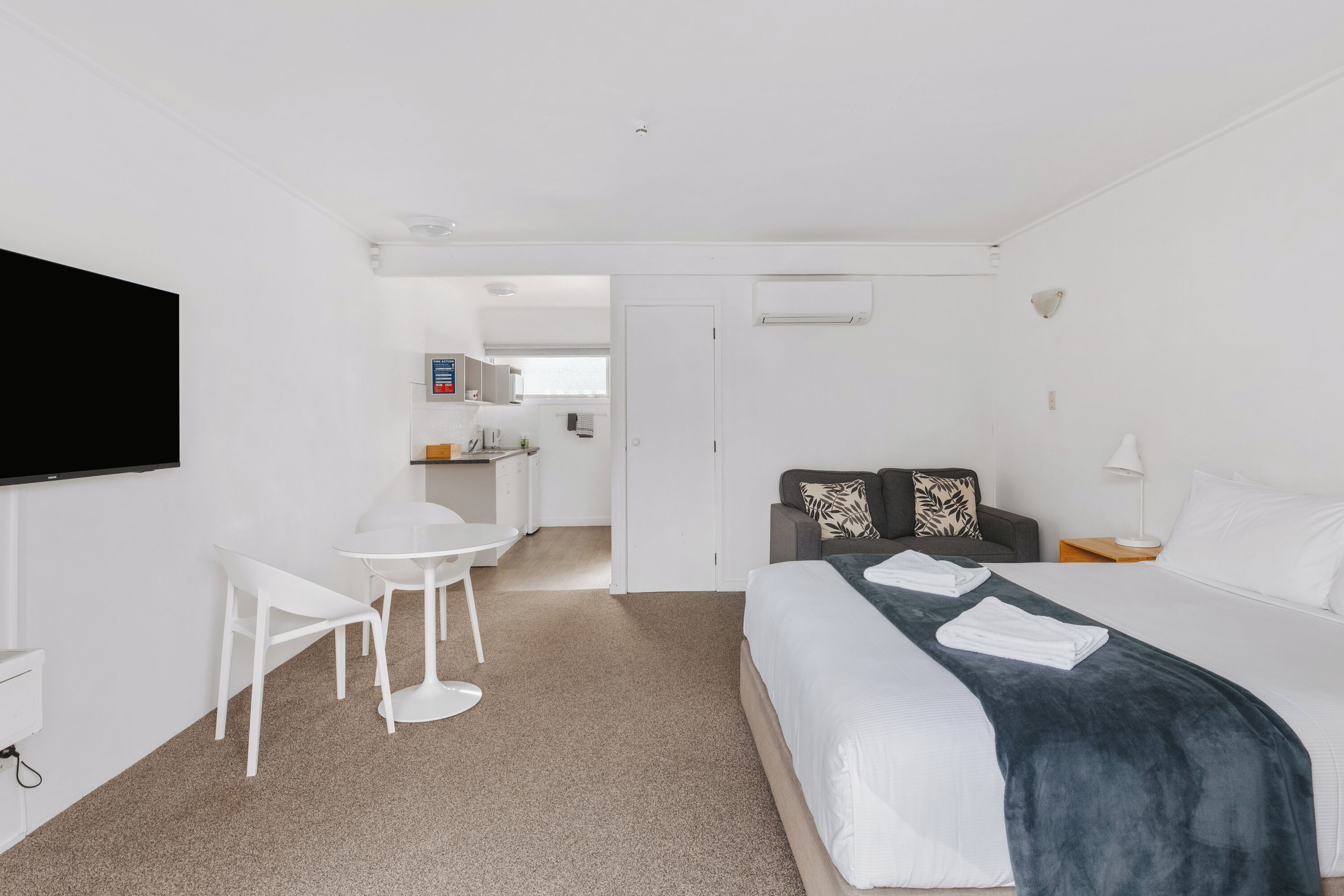 Deluxe-Studio, Nichtraucher (Room 2) | Bügeleisen/Bügelbrett, kostenloses WLAN, Bettwäsche