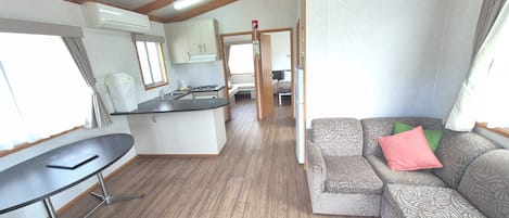 Basic Cabin (Deluxe Cabin) | Living area | LCD TV