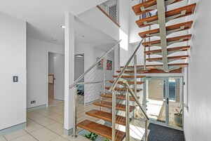 4 Bedroom Townhouse - Ocean View | Individually decorated, individually furnished, soundproofing