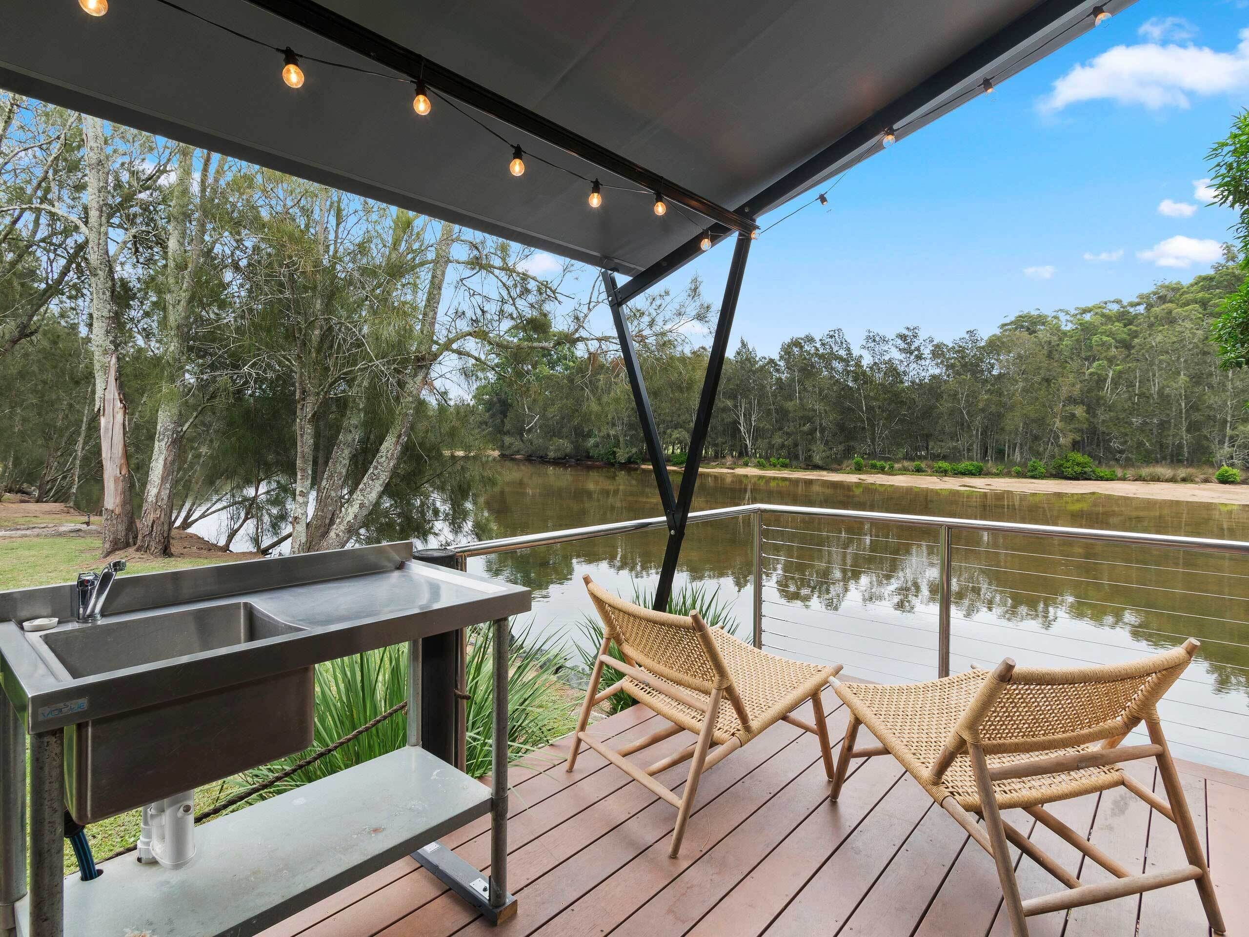 Deluxe Creekfront Safari Tent  No Ensuite | Terrasse/Patio