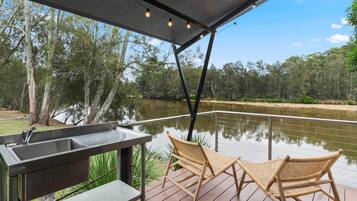 Deluxe Creekfront Safari Tent No Ensuite | Terrasse/Patio