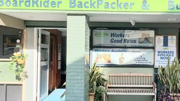 Fachada de la propiedad