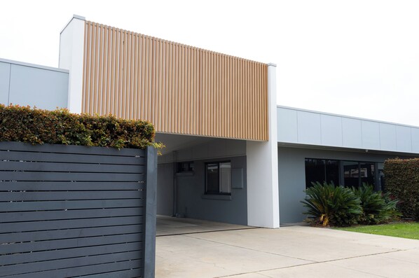 熨斗/熨板、免费 WiFi、床单