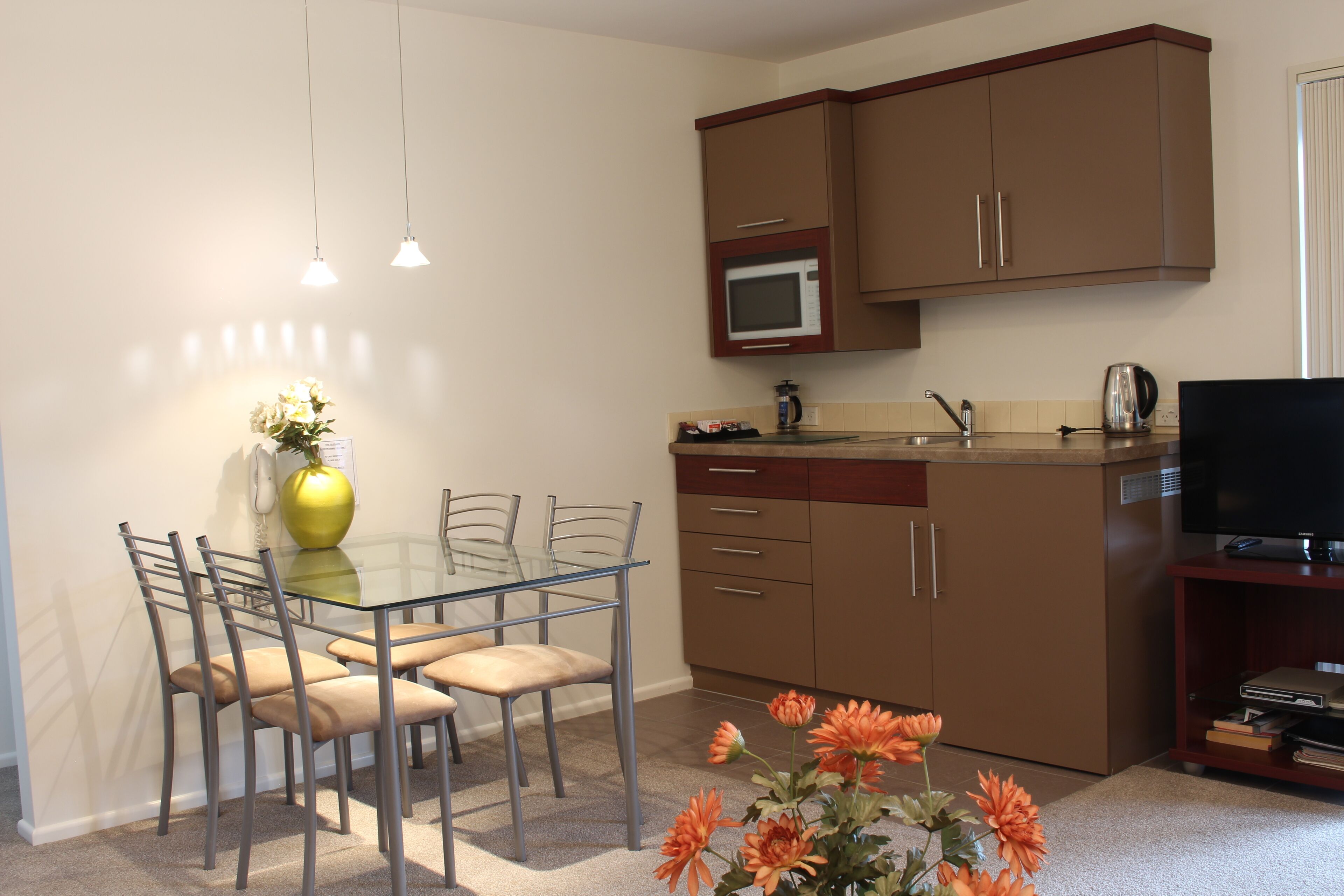 Coffee/tea maker, electric kettle