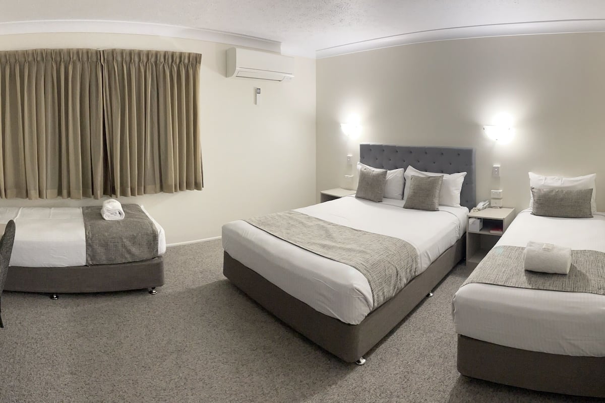 Habitació quàdruple superior | Mobiliari individual i escriptori