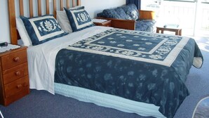 Unclassified image, 3 of 18, button - Tutukaka Coast Motor Lodge (Ngunguru)