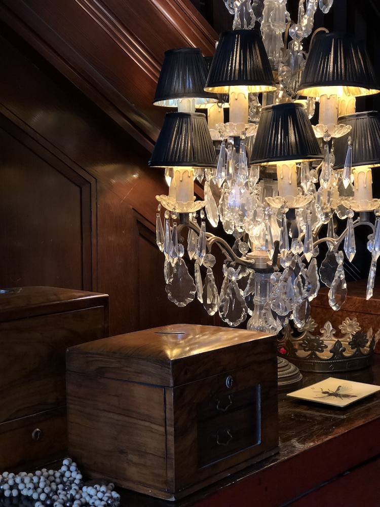 Lindsay House by null