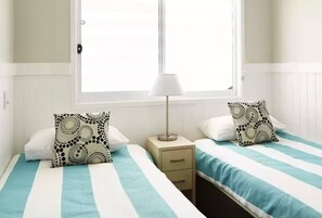 Villa familiar, 3 habitaciones, vistas al mar | Tabla de planchar con plancha y wifi gratis