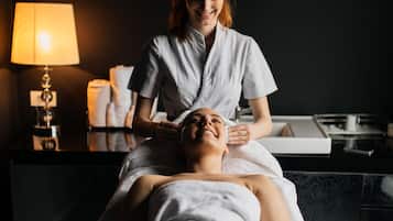 Couples treatment room(s), body treatments, aromatherapy