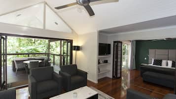 Executive Suite, 2 Bedrooms, Balcony (Executive Villa)