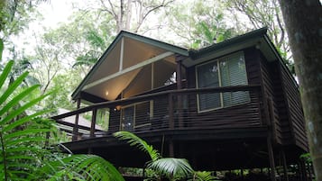 Suite de lujo, 1 habitación, balcón (Rainforest Luxury Villa) | 2 dormitorios, ropa de cama de alta calidad, minibar y escritorio