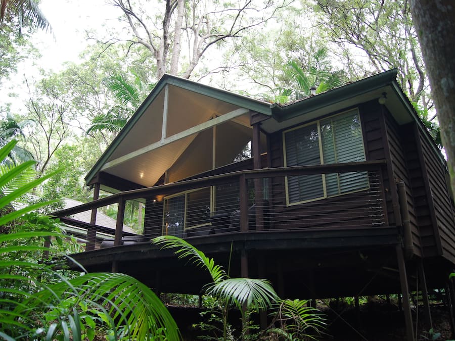 Premium bedding, minibar, desk, iron/ironing board