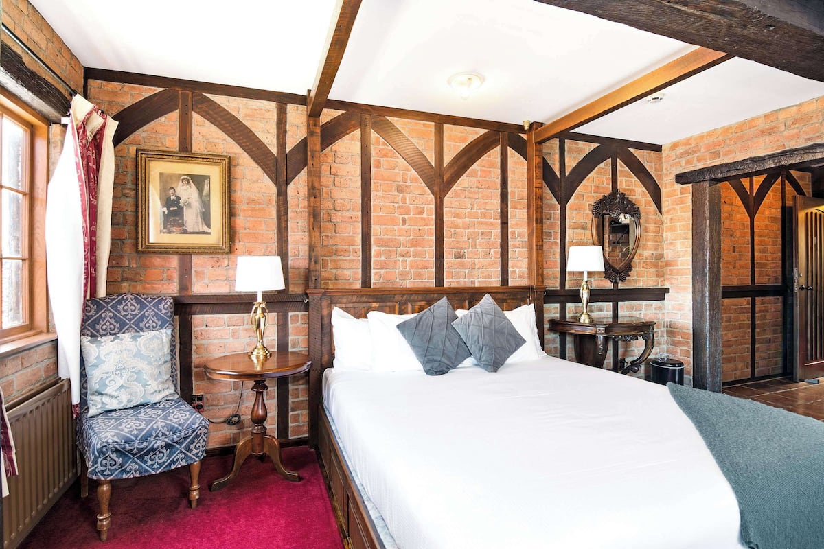 desk, iron/ironing board, free cots/infant beds, free wifi