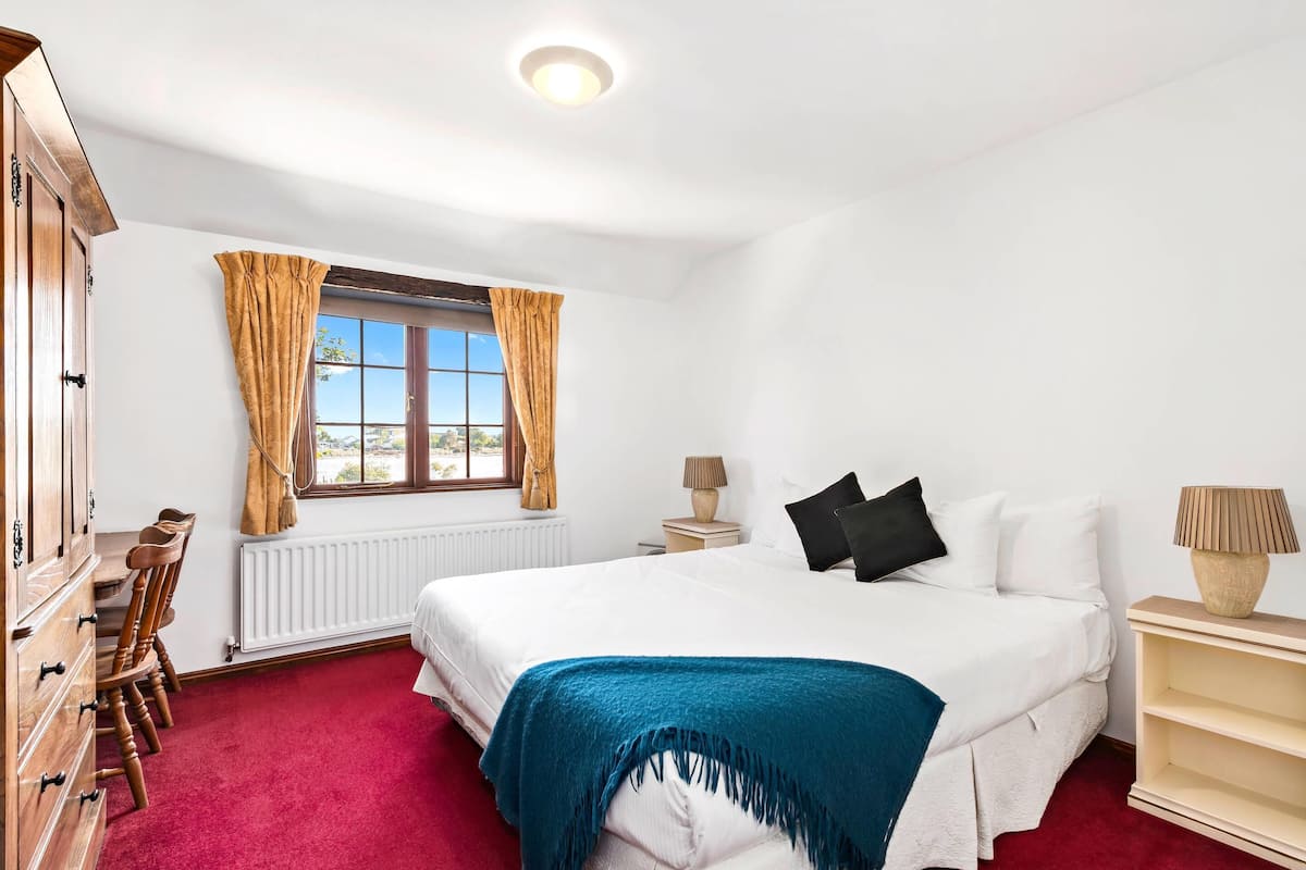 Standard Room, 1 King Bed, Non Smoking