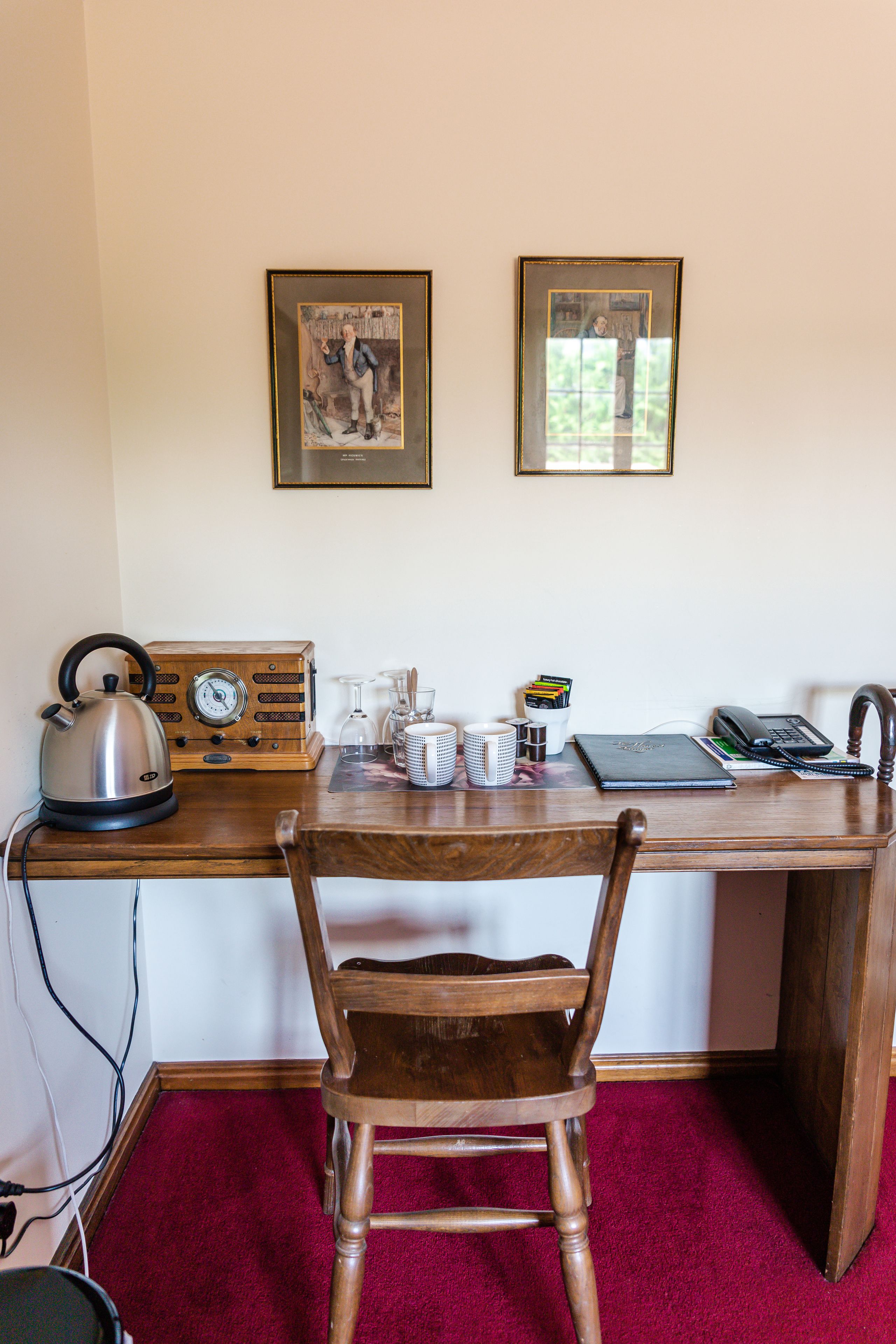 standard king room | desk, iron/ironing board, free cots/infant beds, free wifi