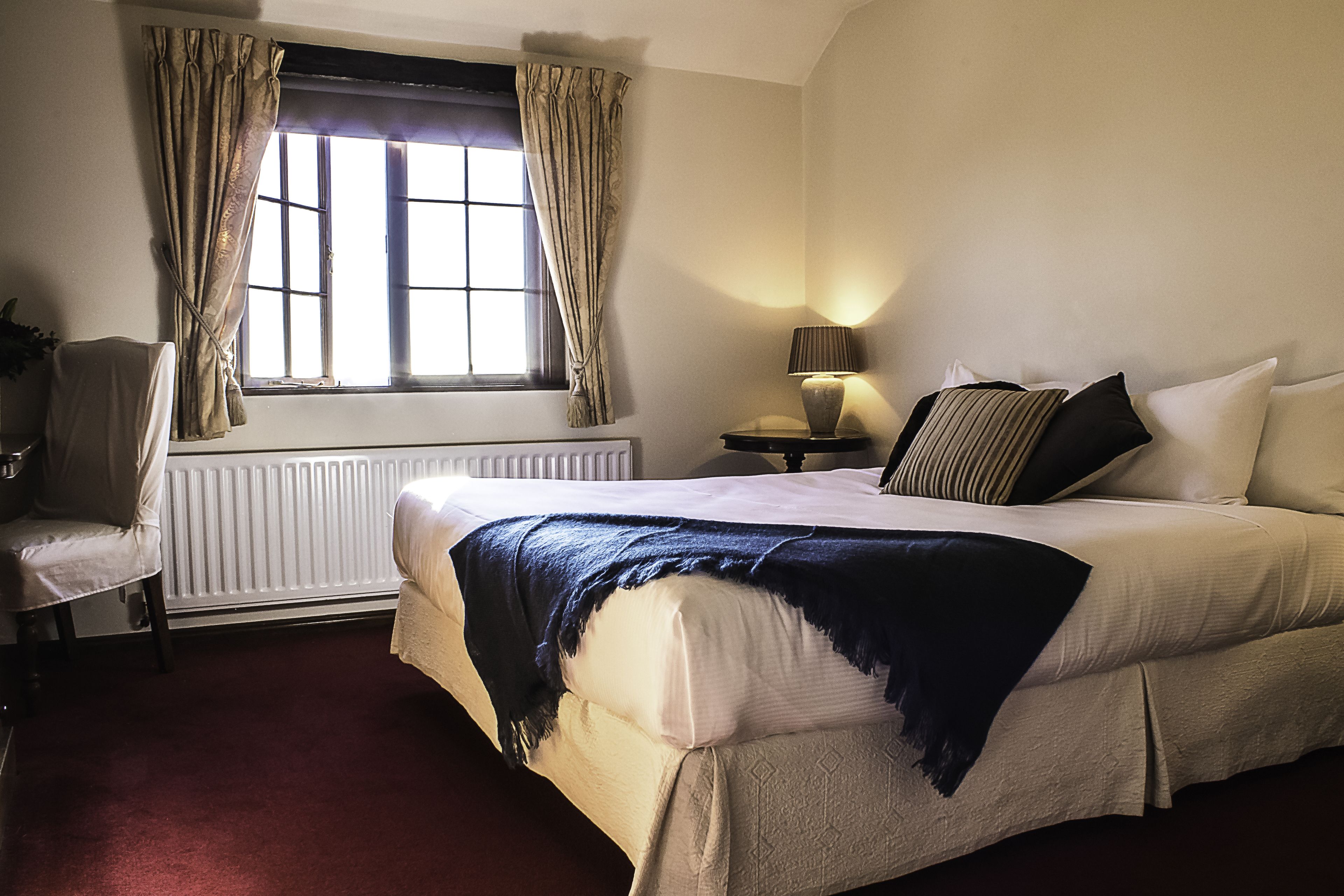 standard king room | desk, iron/ironing board, free cots/infant beds, free wifi