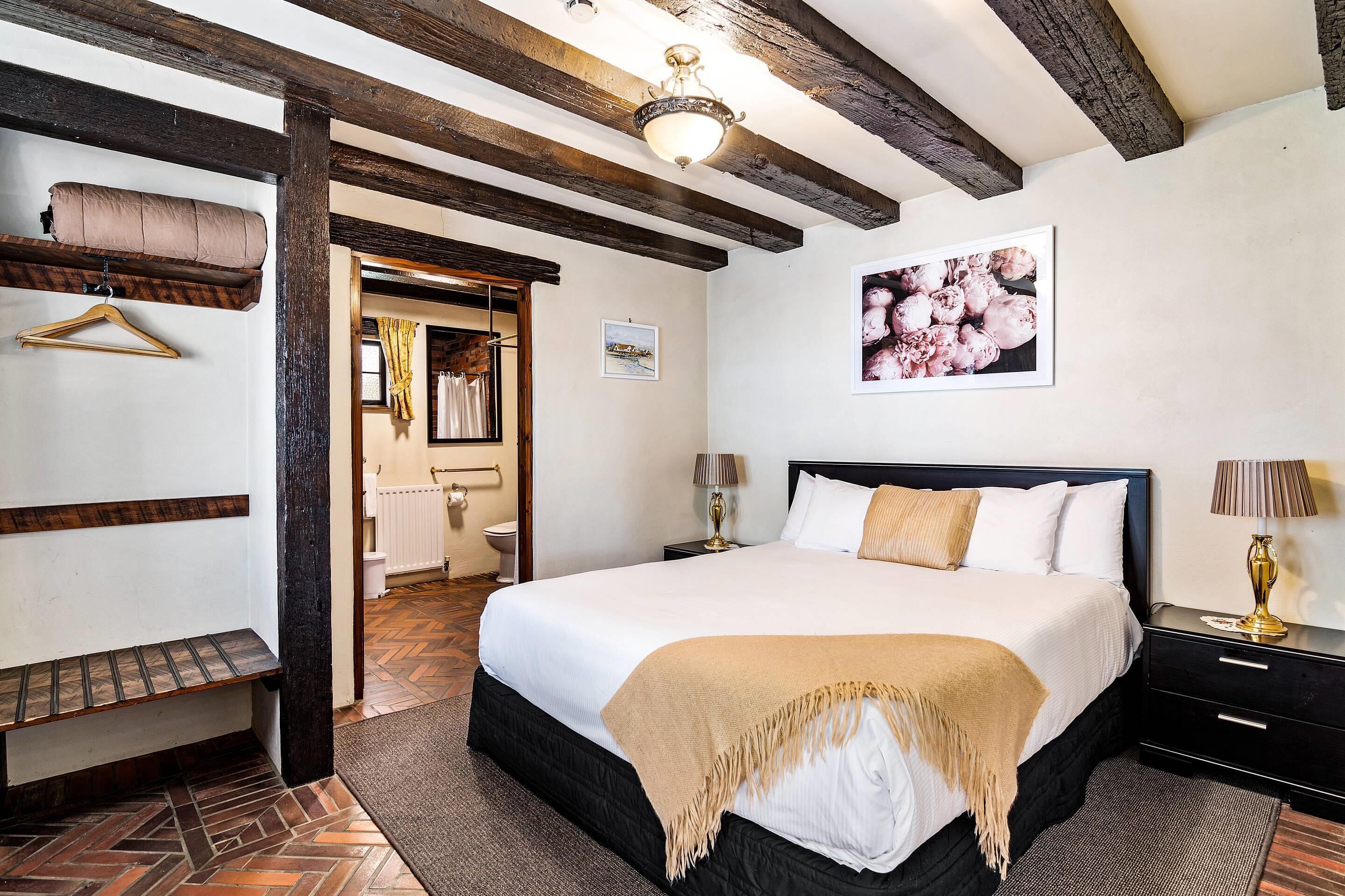 Phòng Suite, 1 giường cỡ king, phù hợp cho người khuyết tật, không hút thuốc | Bàn, bàn ủi/dụng cụ ủi quần áo, nôi (giường cho trẻ sơ sinh) miễn phí 