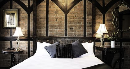 The Honest Lawyer, an Ascend Collection Hotel
