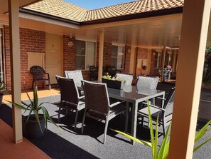 Courtyard - Cotswold Motor Inn (Cotswold Hills)