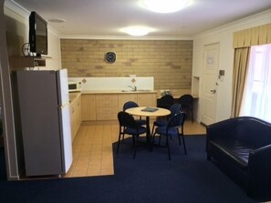 Interior - Cotswold Motor Inn (Cotswold Hills)