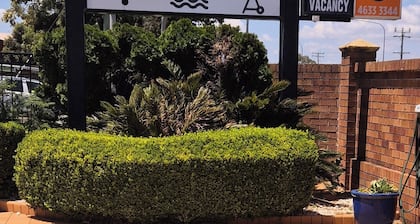 Cotswold Motor Inn