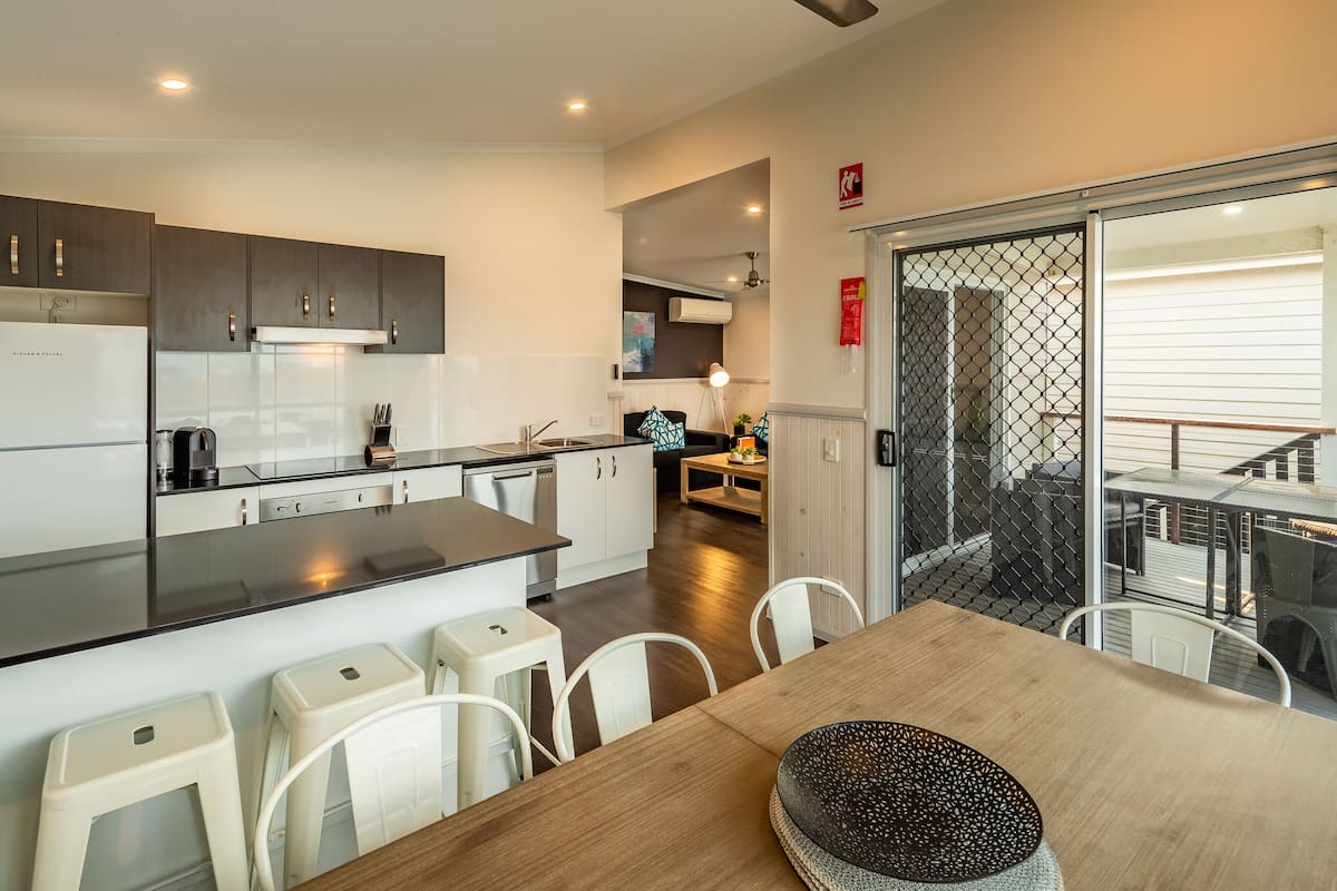 Waterfront Superior Cabin | Private kitchen | Electric kettle