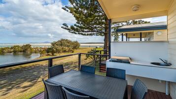 Deluxe-Ferienhütte (Watefront, Spa) | Kostenloses WLAN, Bettwäsche