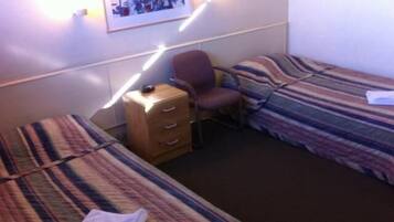 遮光窗帘、熨斗/熨板、免费 WiFi、床单