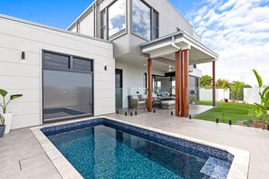Individually decorated, individually furnished, soundproofing - Cerulean Apartments (Caloundra)