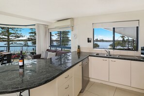 Private kitchen - Cerulean Apartments (Caloundra)