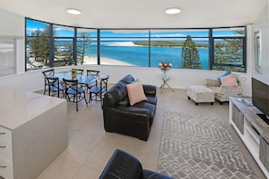 Rooftop Sea View 2 Bedroom | Living area