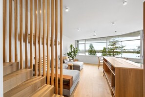 Deluxe Penthouse, Ocean View | Living area