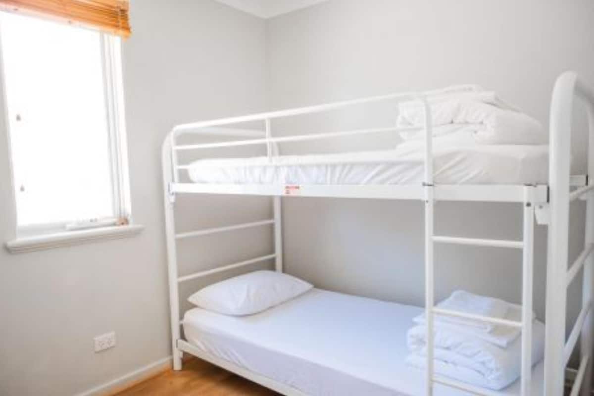 Superior 1 Bedroom - Sleeps 4 | 2 bedrooms, iron/ironing board, free WiFi, bed sheets
