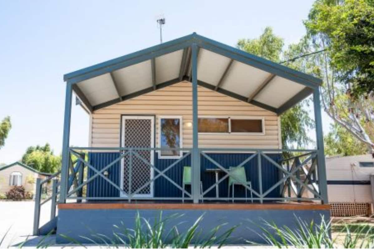 Superior Studio - Sleeps 2 | 2 bedrooms, iron/ironing board, free WiFi, bed sheets
