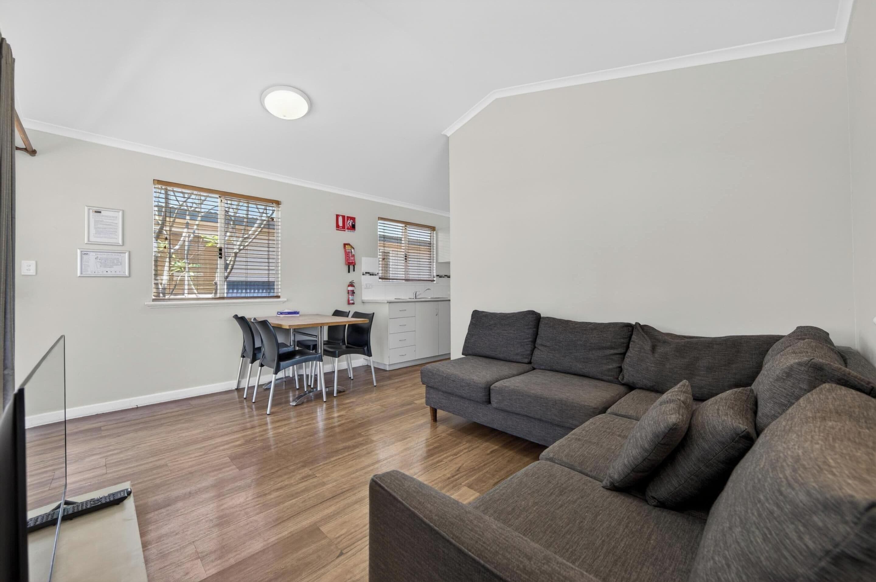 Superior 2 Bedroom - Sleeps 5 | In-room dining