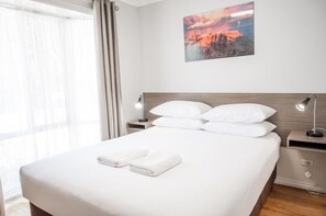 Habitación estándar | 2 dormitorios, tabla de planchar con plancha, wifi gratis y ropa de cama