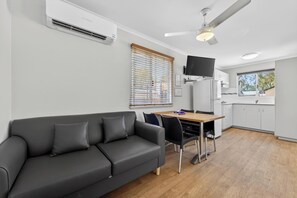 Superior-Zimmer, 1 Schlafzimmer (Sleeps 4) | Wohnbereich