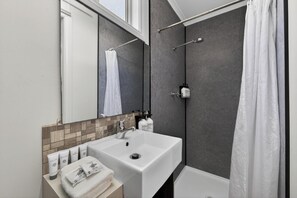 Shower, hair dryer, towels - Discovery Parks - Carnarvon (Kingsford)